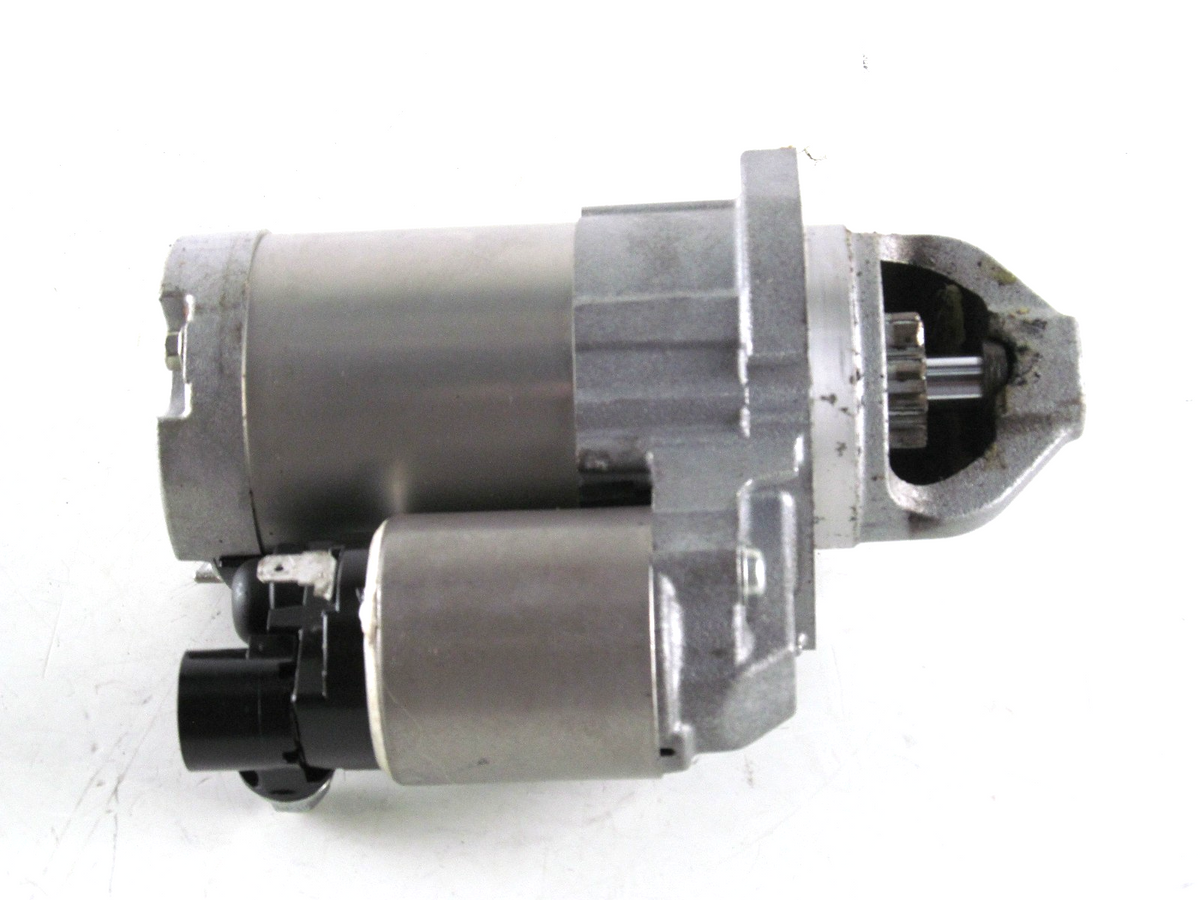 9028121