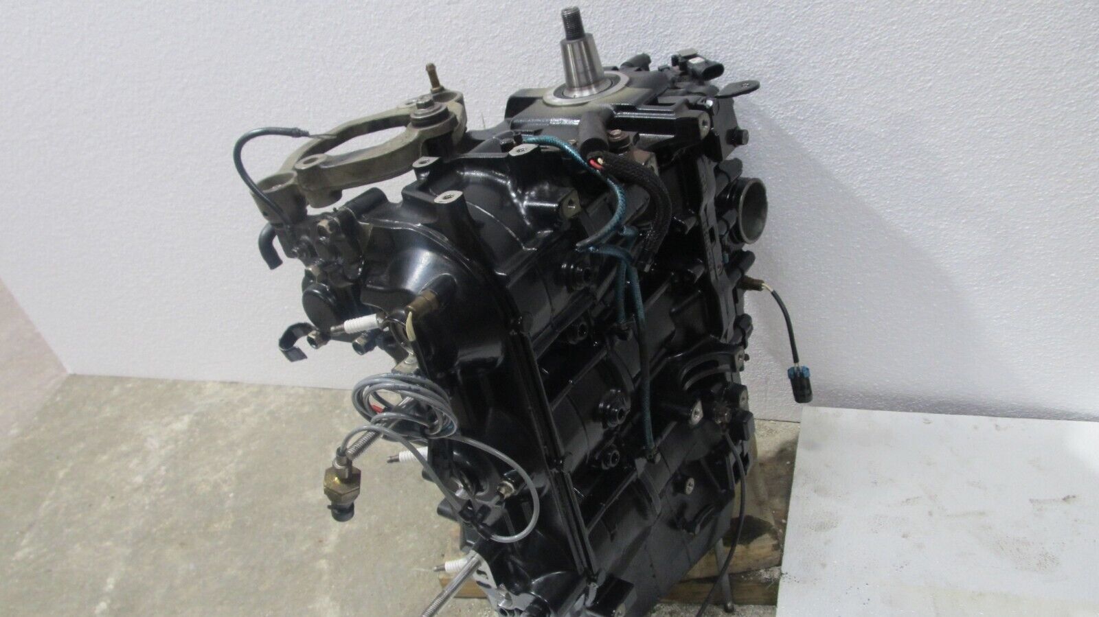 6469022